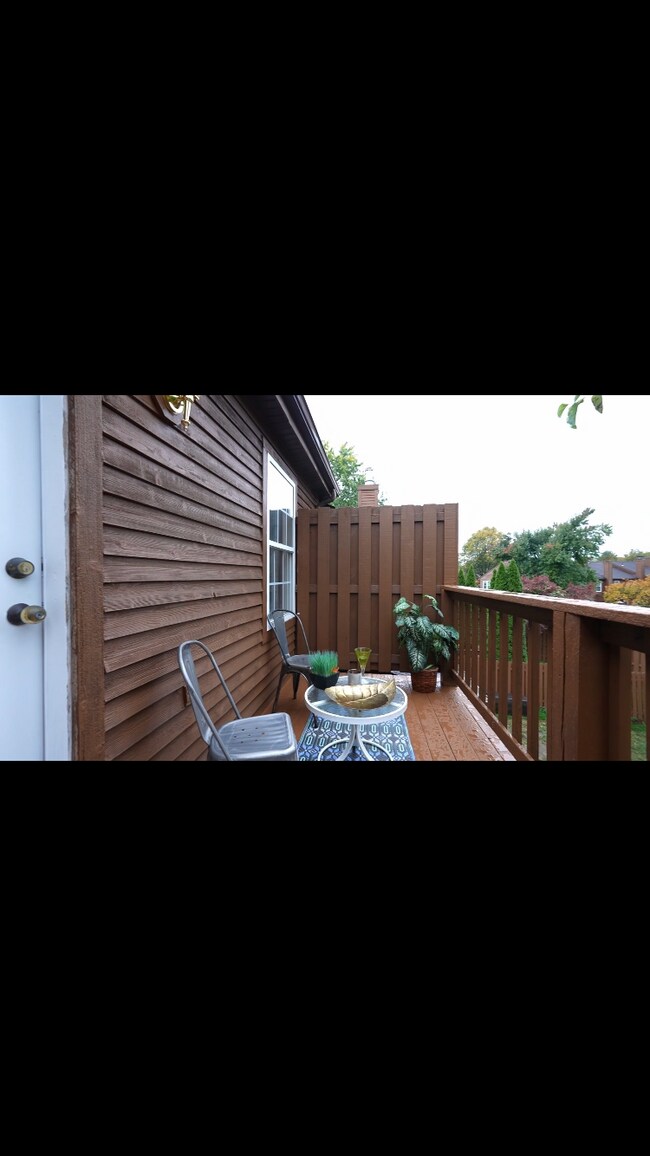 Building Photo - 110 Magnolia Ct