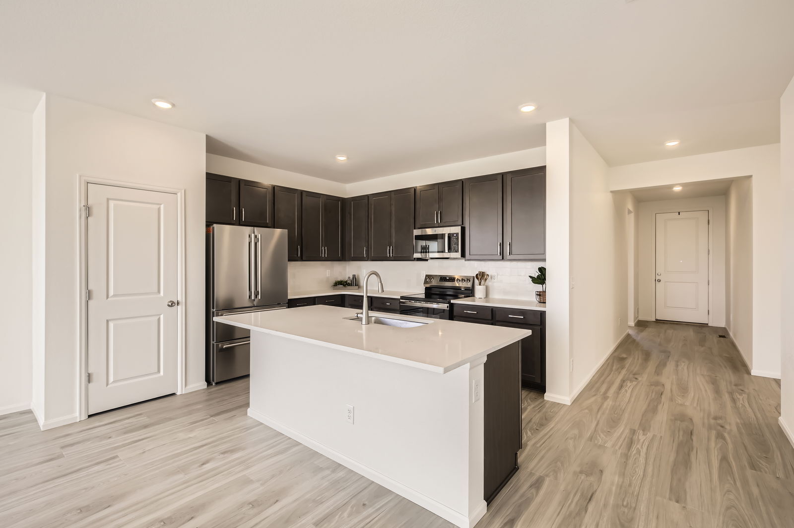 Building Photo - 4622 Amrock Dr