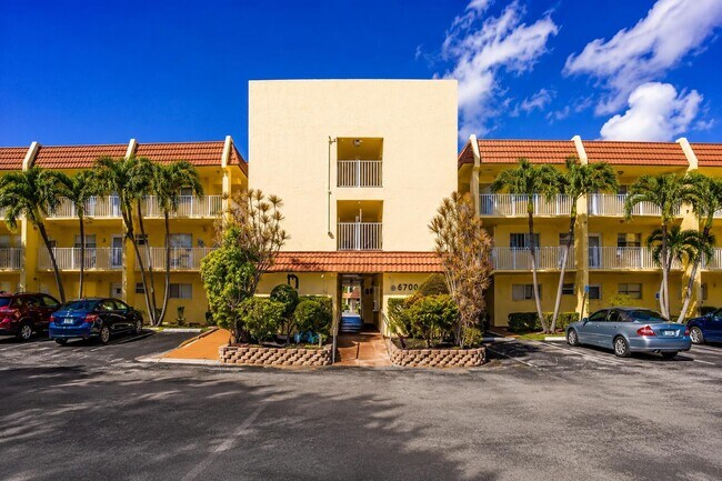Building Photo - 6700 Royal Palm Blvd