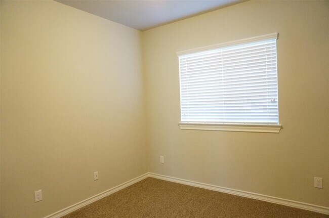 Building Photo - 3539 Christopher Dr