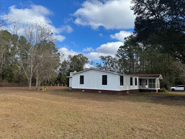 Building Photo - FOR RENT