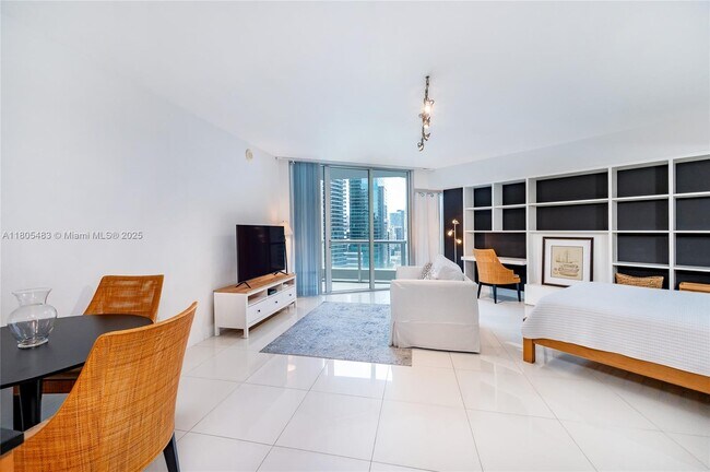 Building Photo - 475 Brickell Ave