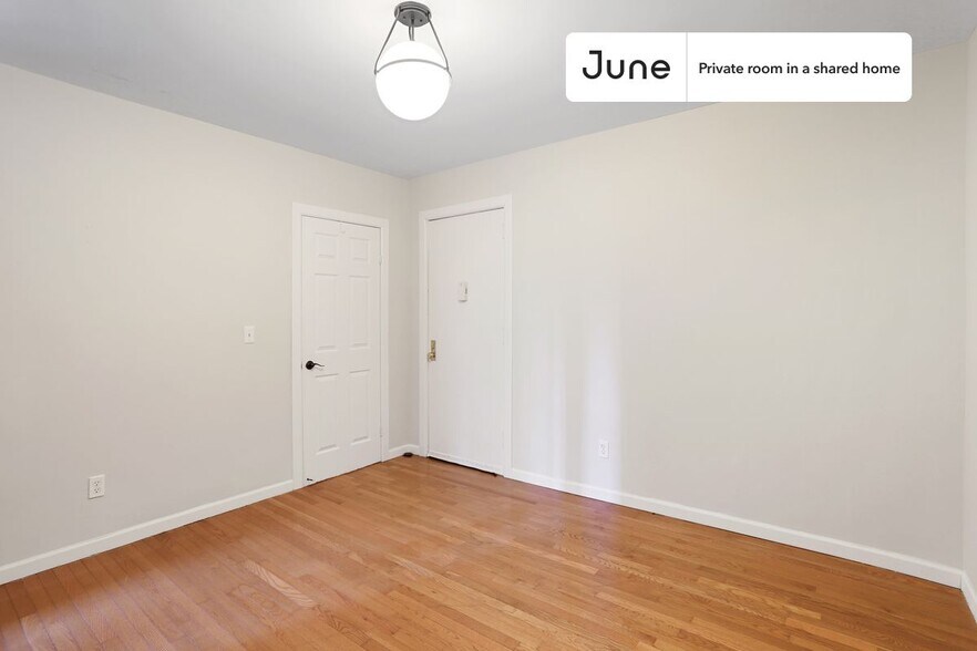 Building Photo - Private bedroom in 2 bed/1 bath Home