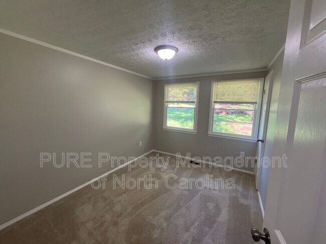 Building Photo - 3515 Julia Ct