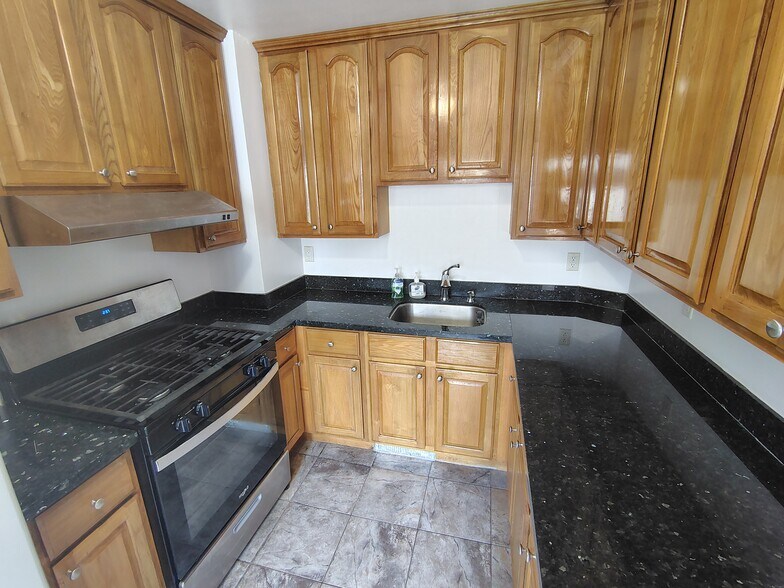 Building Photo - 3624 San Bruno Ave