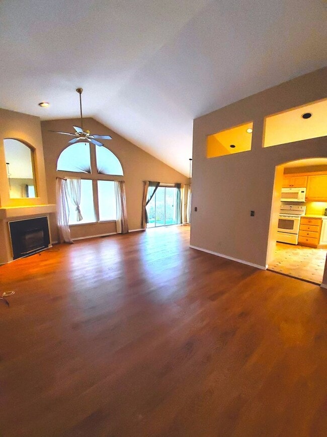 Building Photo - Great Home In Charbonneau