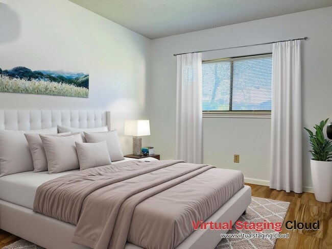 Building Photo - 14734 Charlmont Dr