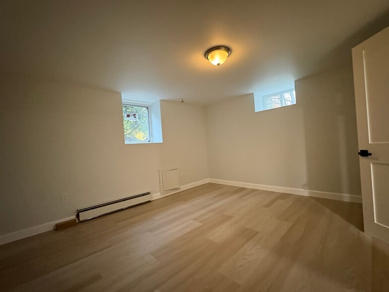 Building Photo - 30 Beechmont St