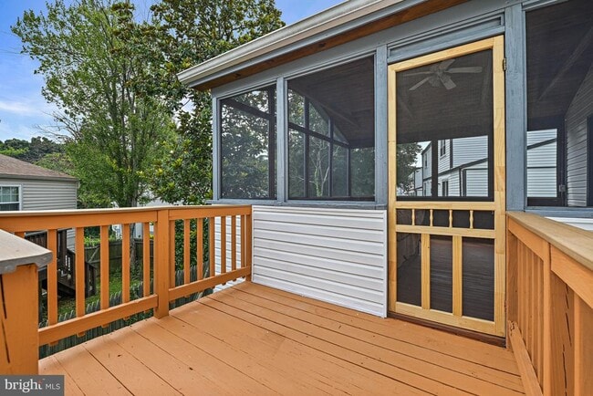 Building Photo - 9409 Mirror Pond Dr