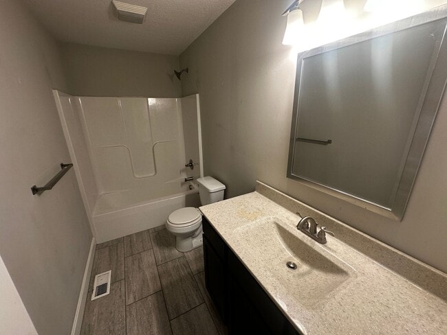 Building Photo - 5310 Crystal Dr