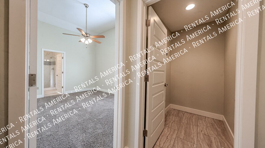 Building Photo - 3113 N 28th St