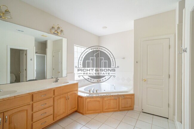 Building Photo - 9540 Starhawk Dr