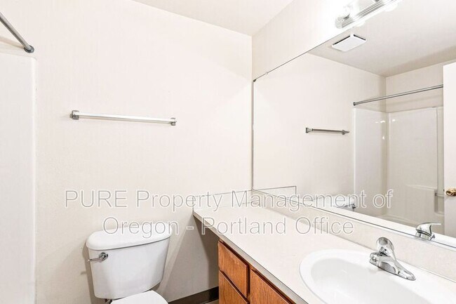 Building Photo - 2619 SE 125th Ave