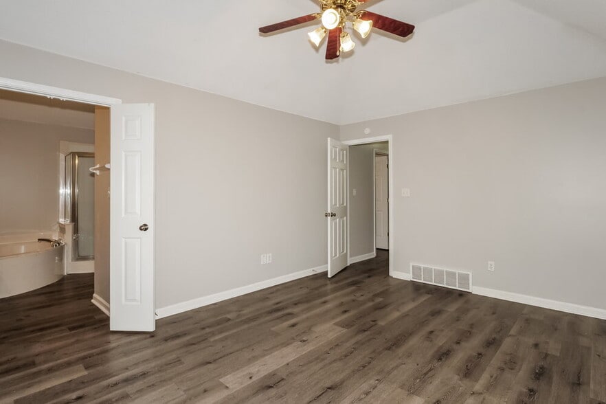 Building Photo - 9775 Misty Bay Cove