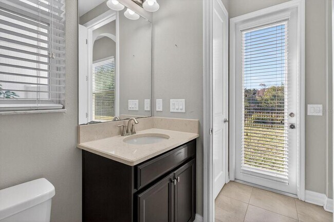 Building Photo - 2589 Gwynhurst Blvd