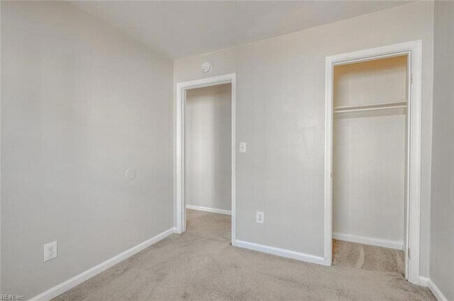 Building Photo - 436 Peregrine St