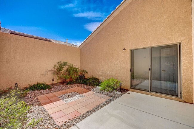 Building Photo - 121 Chatara Way