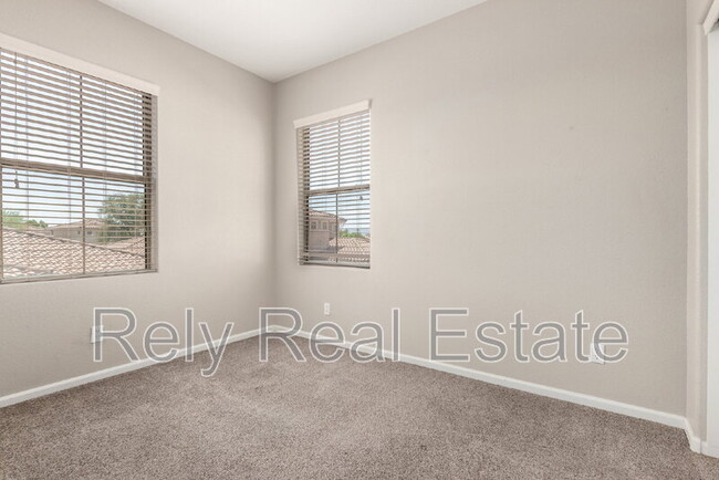Building Photo - 13550 W Cypress St