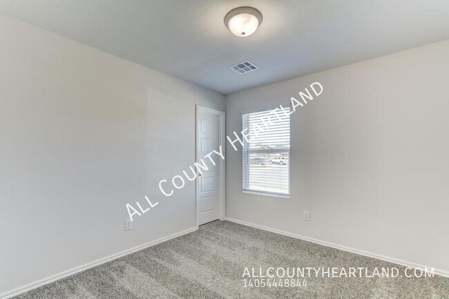 Building Photo - 3425 Molly Dr