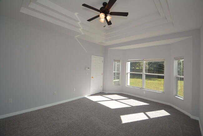 Building Photo - "Charming 3-Bed Oasis in Palm Coast - 1,85...