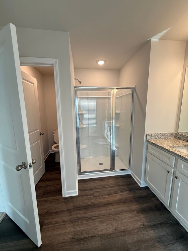 Building Photo - Townhome