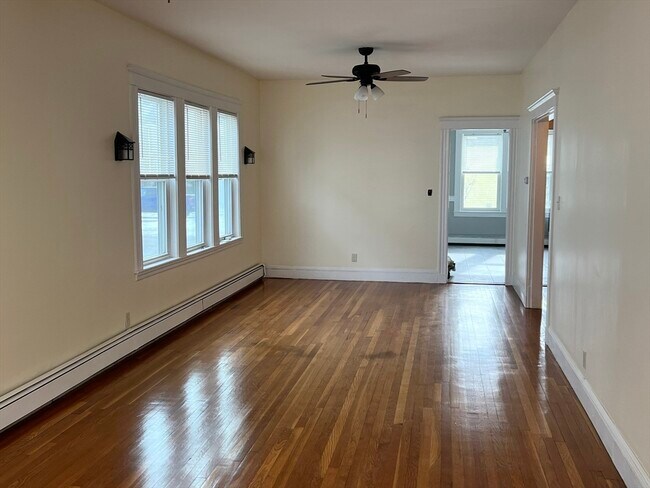 Building Photo - 31 Cutler St