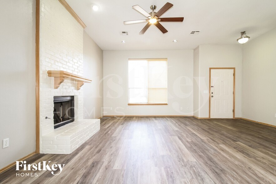 Building Photo - 732 Taber Ln
