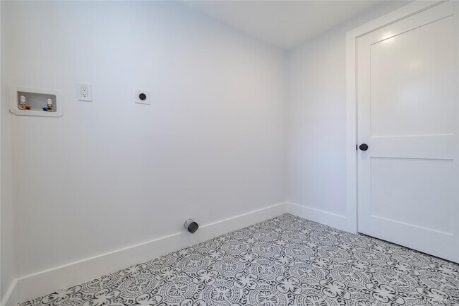 Building Photo - 62 Central Ave