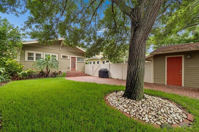 Building Photo - 1107 W Horatio St