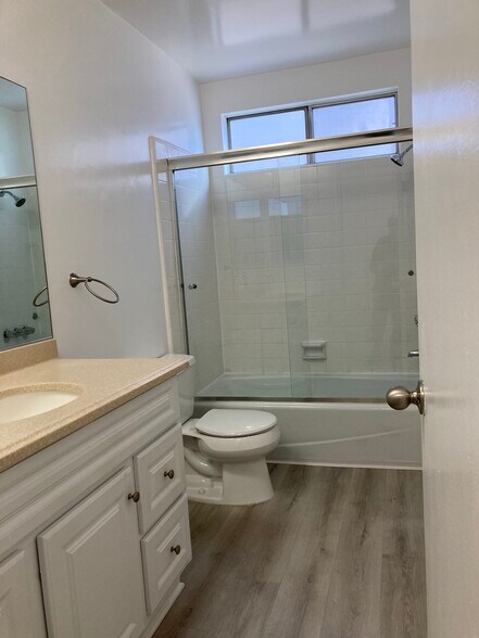 Upgraded bathroom - 1236 Amherst Ave