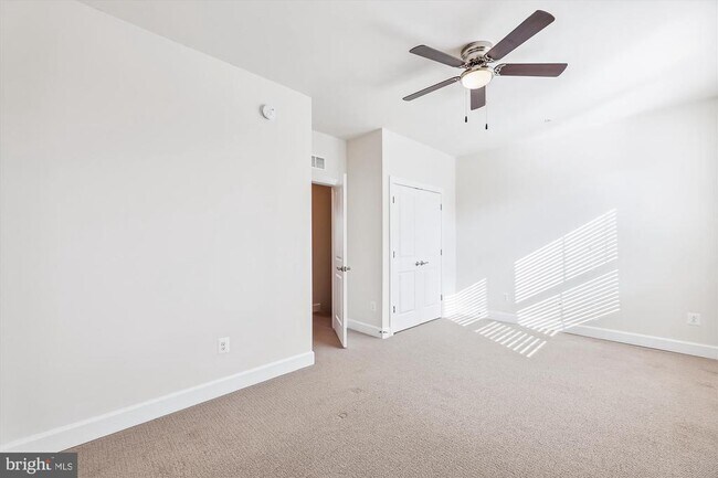 Building Photo - 4709 Van Buren St