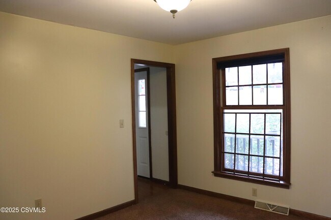 Building Photo - 108 Hawk Ridge Rd