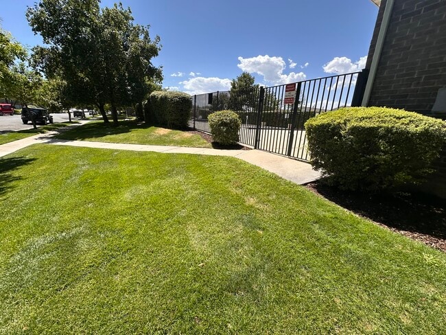 Building Photo - 1557 W 200 S