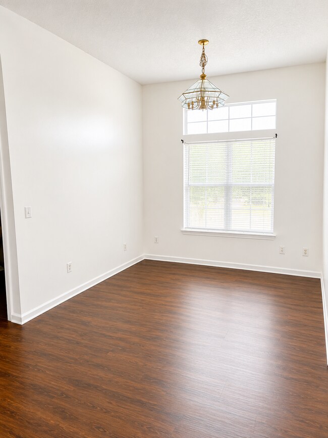 Building Photo - Charming 3-Bedroom Home Near Kings Bay Naval Base!