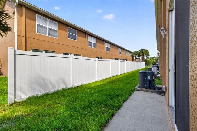 Building Photo - 6585 Marlberry Way