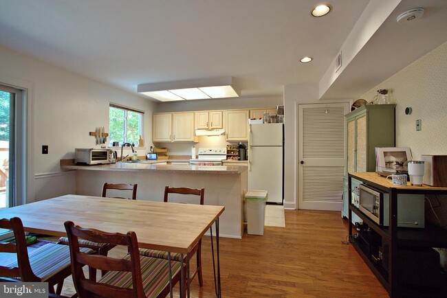 Building Photo - 1450 Greenmont Ct