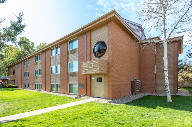 Primary Photo - Glen Ridge Apartments