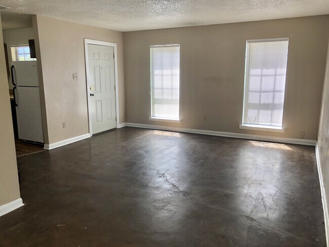 Building Photo - Fairfax