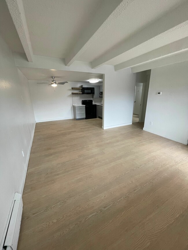 43AB5DA1-63E6-4B64-B05F-276769F8A3FD - OakView Apartments
