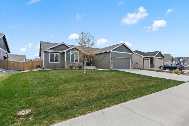 Building Photo - 3 Bedroom Ranch in Wellington