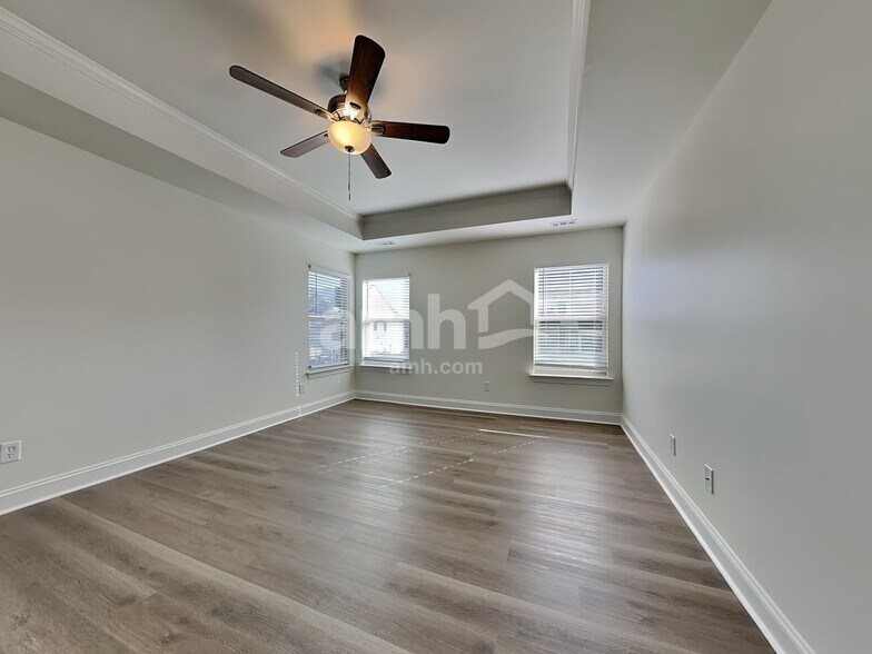 Building Photo - 806 Willow Tower Ct