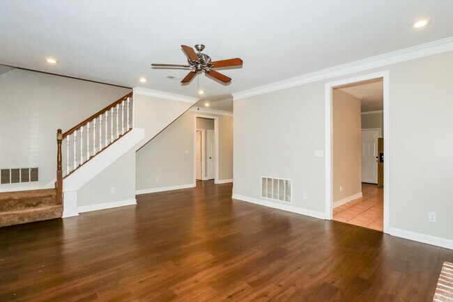 Building Photo - 2644 Graystone Dr