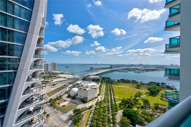 Building Photo - 900 Biscayne Blvd