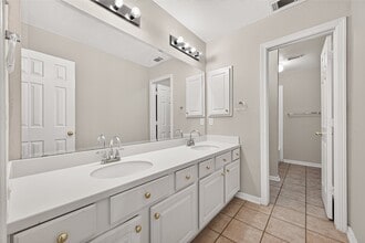 Building Photo - 2726 Martinec Dr