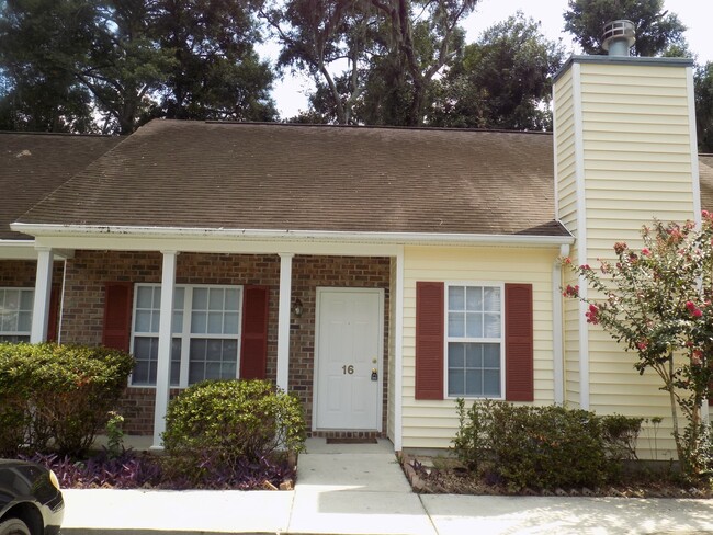 Primary Photo - 2 Bedroom, 2 Bath Townhome on Southside Sa...