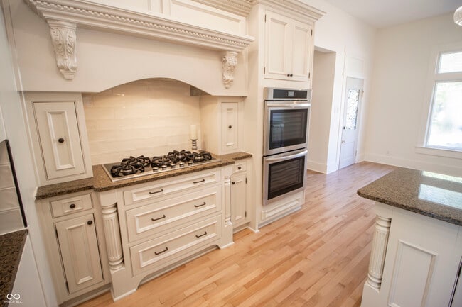 Building Photo - 1383 Cherry St