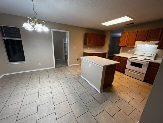 Building Photo - 7714 Red River Bay
