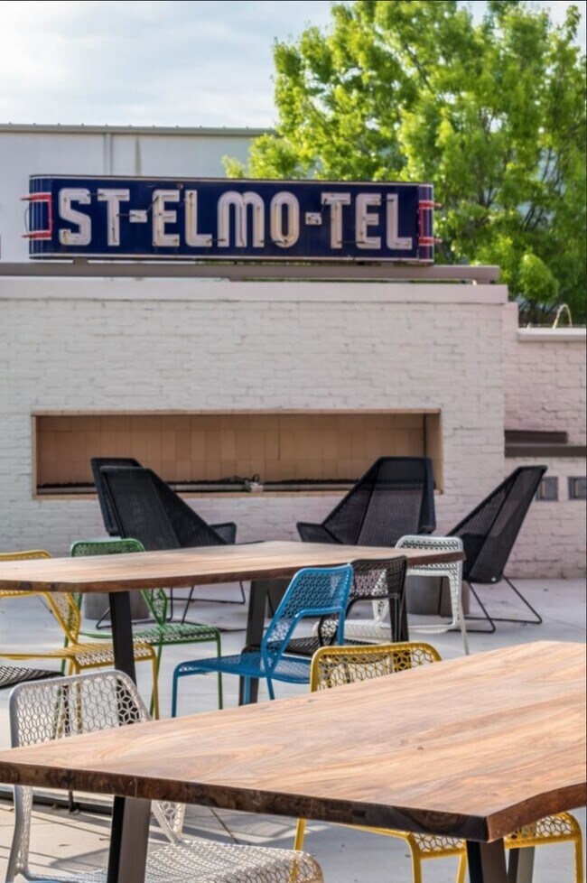 Building Photo - Modern 1 Bedroom, 1 Bath Condo at Public Lofts