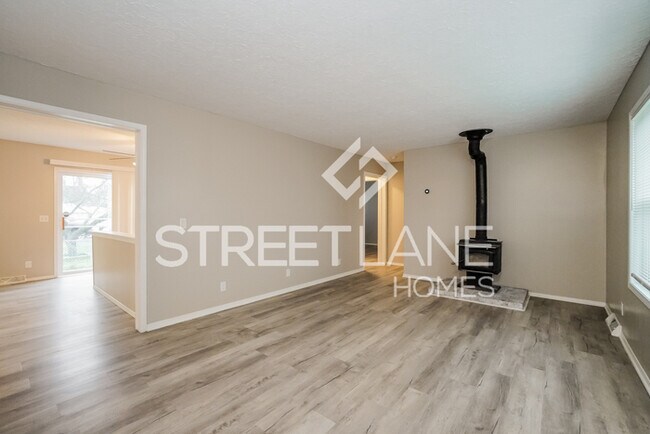 Building Photo - Charming 3 Bedroom in Whitehall!