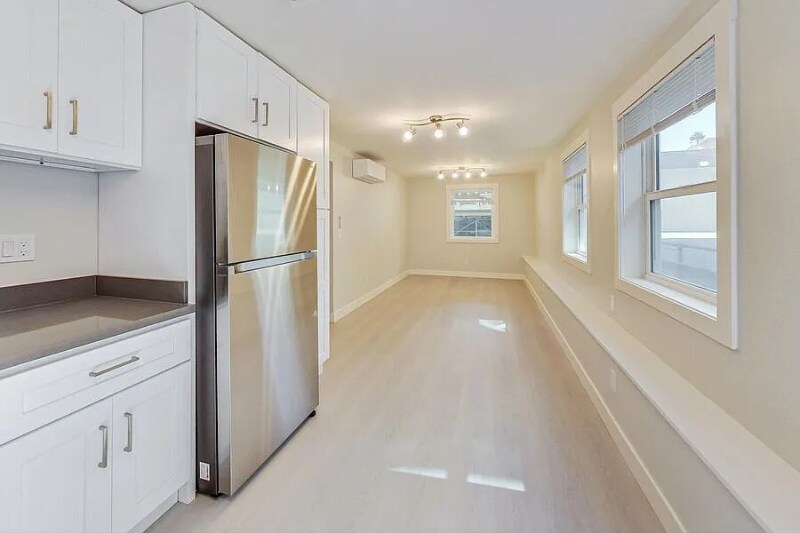 Building Photo - 829 Warfield Ave